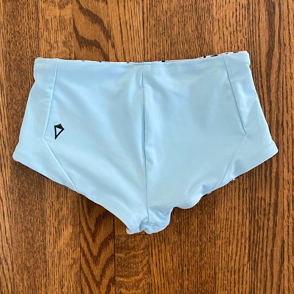 Ivivva Girl Reversible Swiwear Bottom Short Size: 6 - Picture 4 of 5